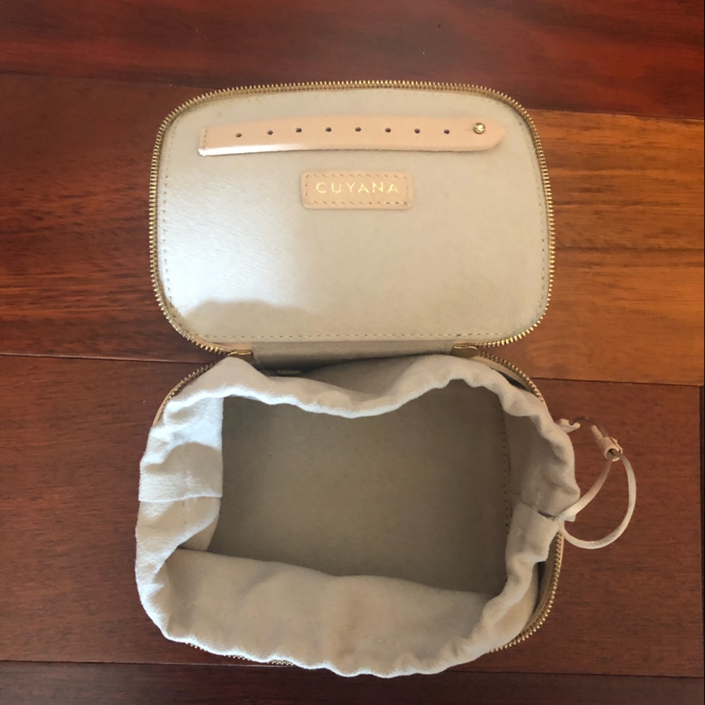 Cuyana leather jewelry travel case